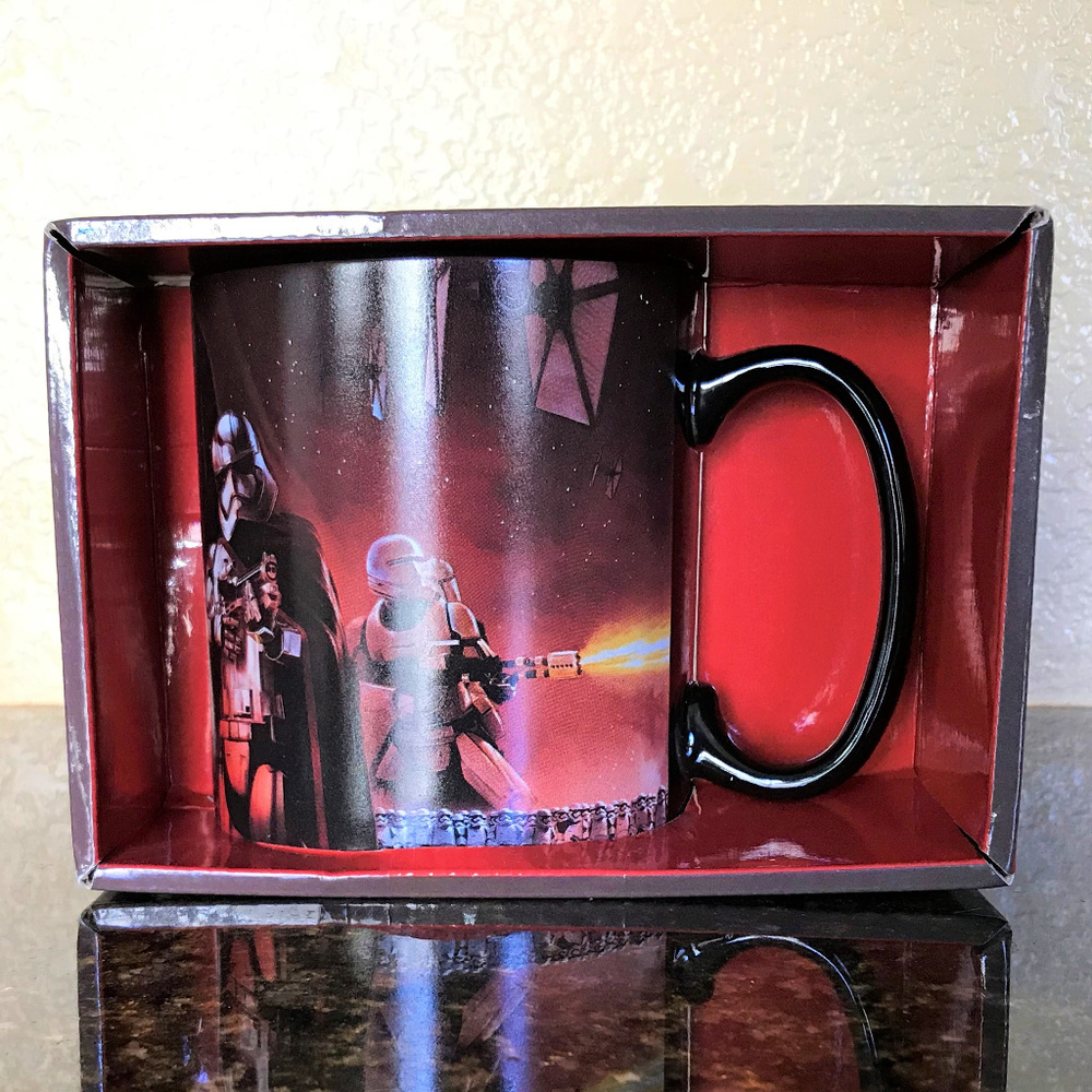 UNDERGROUND TOYS Star Wars the Force Awakens Ceramic Mug